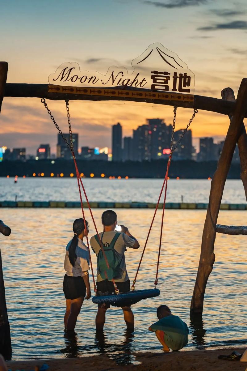惊魂电影院：沉浸式恐怖体验揭秘，胆小慎入的午夜场观影指南