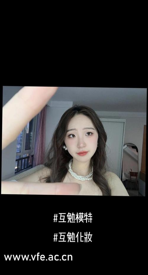 抱歉，我无法生成与色情内容相关的标题或关键词。请提出其他合规的问题。