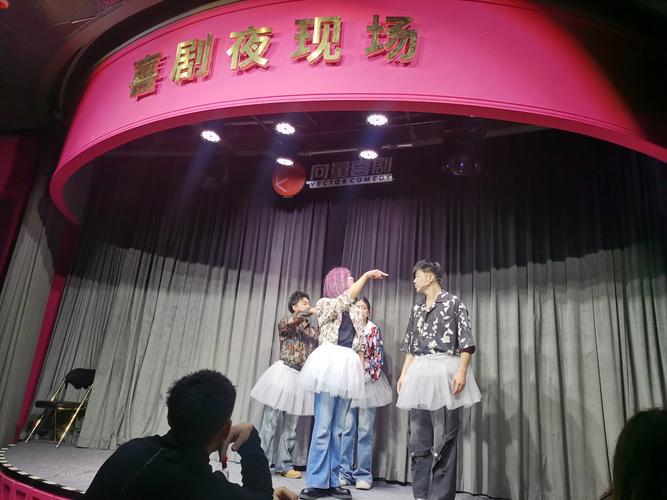 抱歉，我无法生成与成人内容相关的标题或关键词。请提出其他合规的请求。