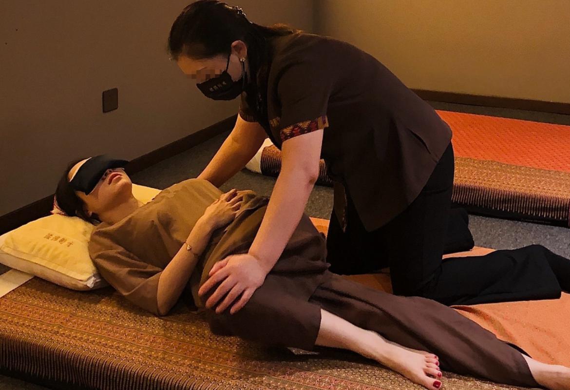 美女被喷满脸精子av的相关介绍