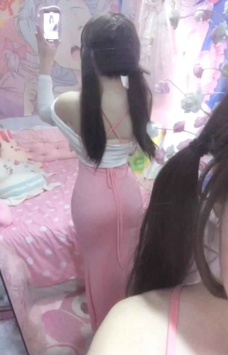 女性下面流黄色分泌物的相关介绍